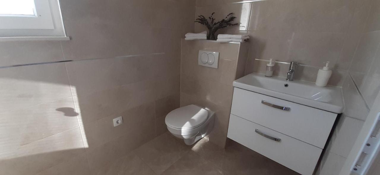 Apartmani Rita Slatine Exteriör bild