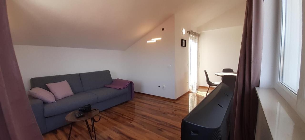 Apartmani Rita Slatine Exteriör bild