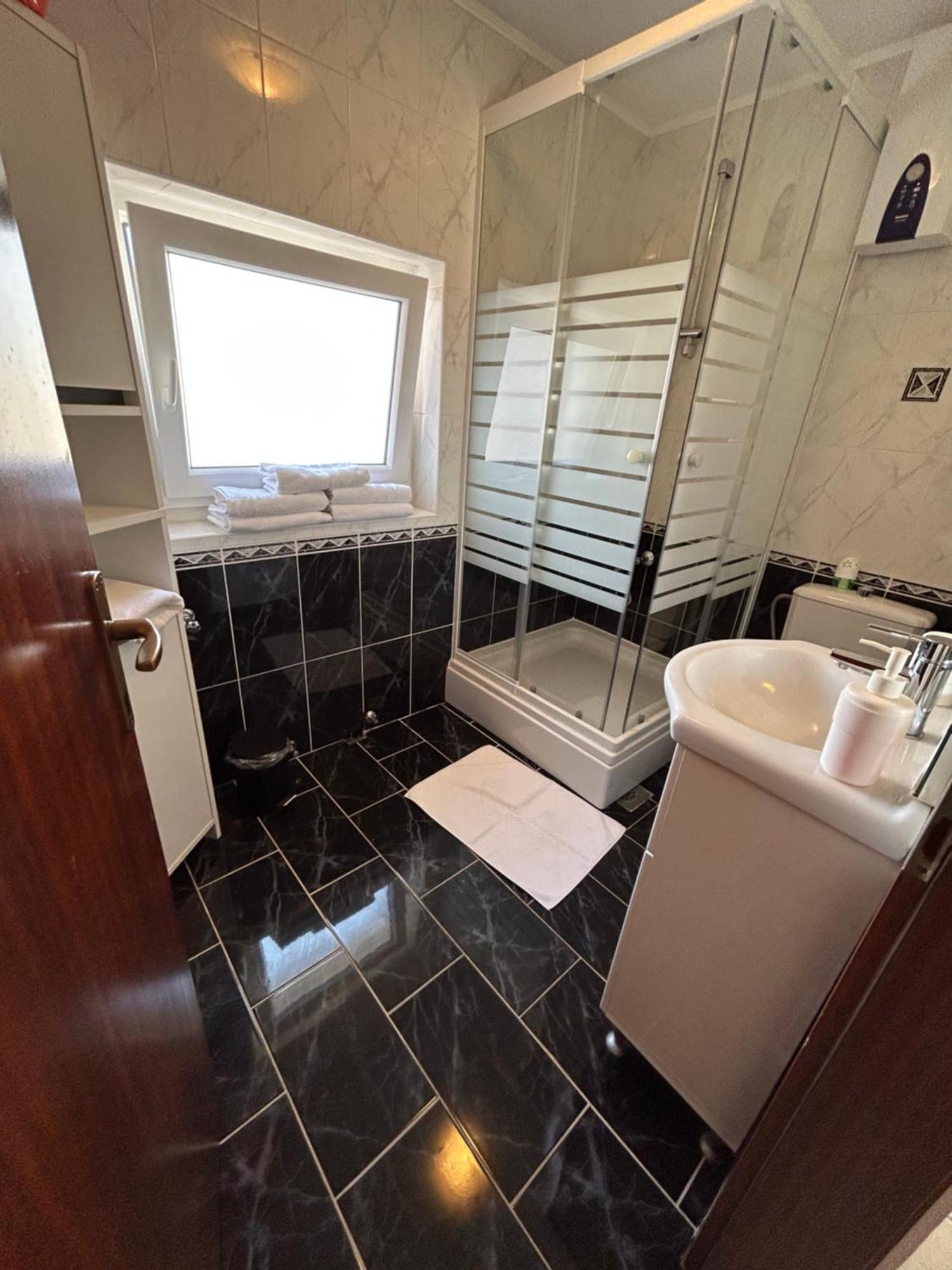 Apartmani Rita Slatine Exteriör bild